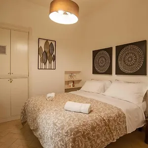  Apartamento Casa Medici Riccardi - 50mt Da Piazza Duomo Itália